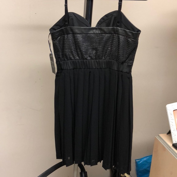 NWT Guess Dress - Picture 6 of 6